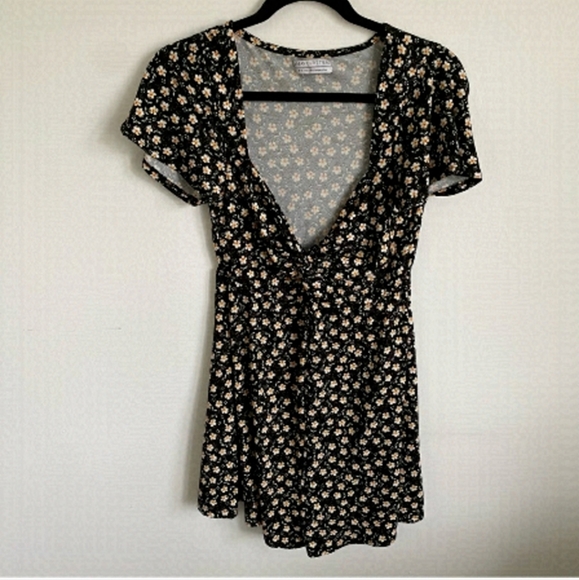 Urban Outfitters Ditsy Floral Short Sleeve Mini Dress • Black Yellow • M Medium - Picture 1 of 5